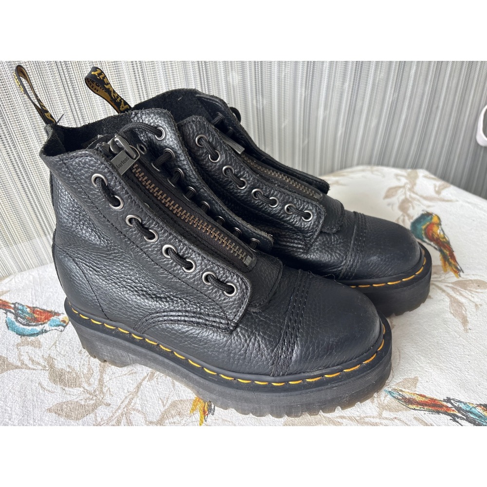 Dr. Martens NWOB Size 8 Sinclair Black Milled Pebble Leather Platform Boots US L
